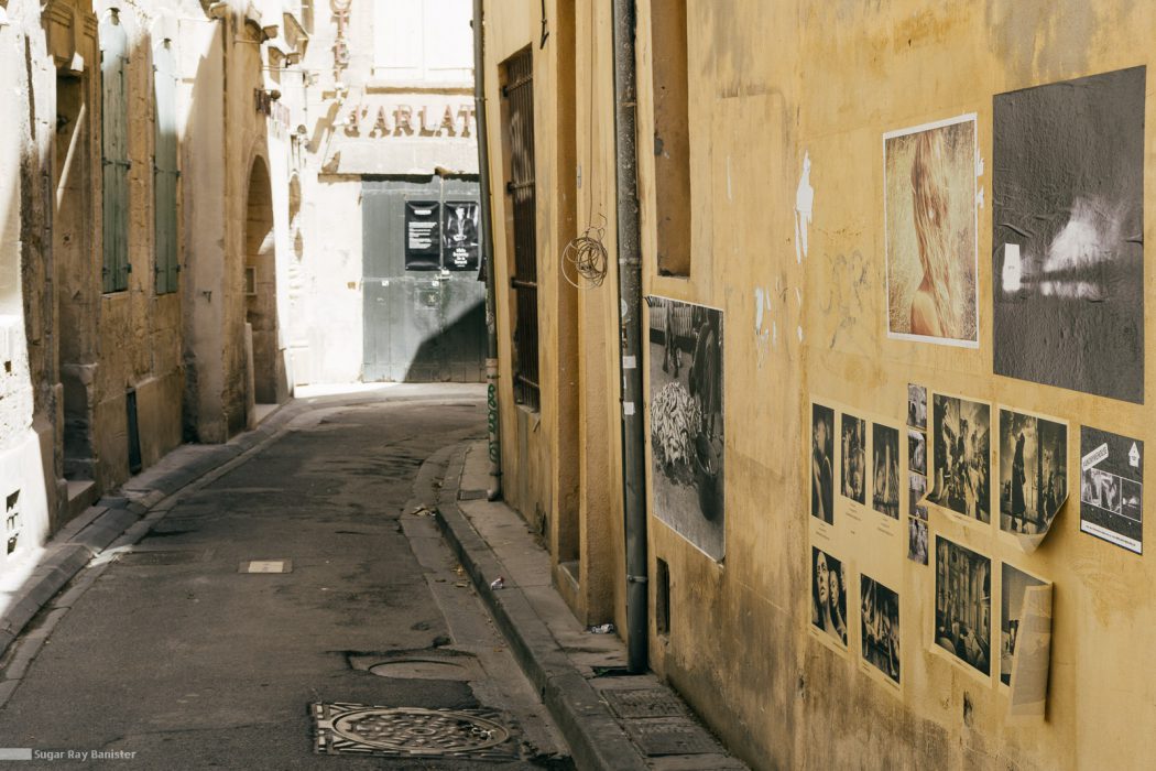Fotos in den Strassen von Arles 04 - SugarRayBanister