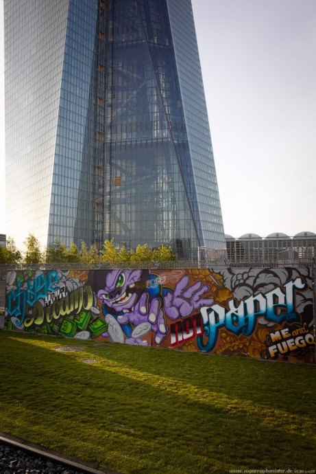 Graffiti am EZB-Neubau 3