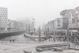 Hamburg - Hafen im Nebel 1 - SugarRayBanister