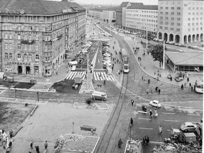Blick vom Königstorturm auf die Kreuzung, um 1965