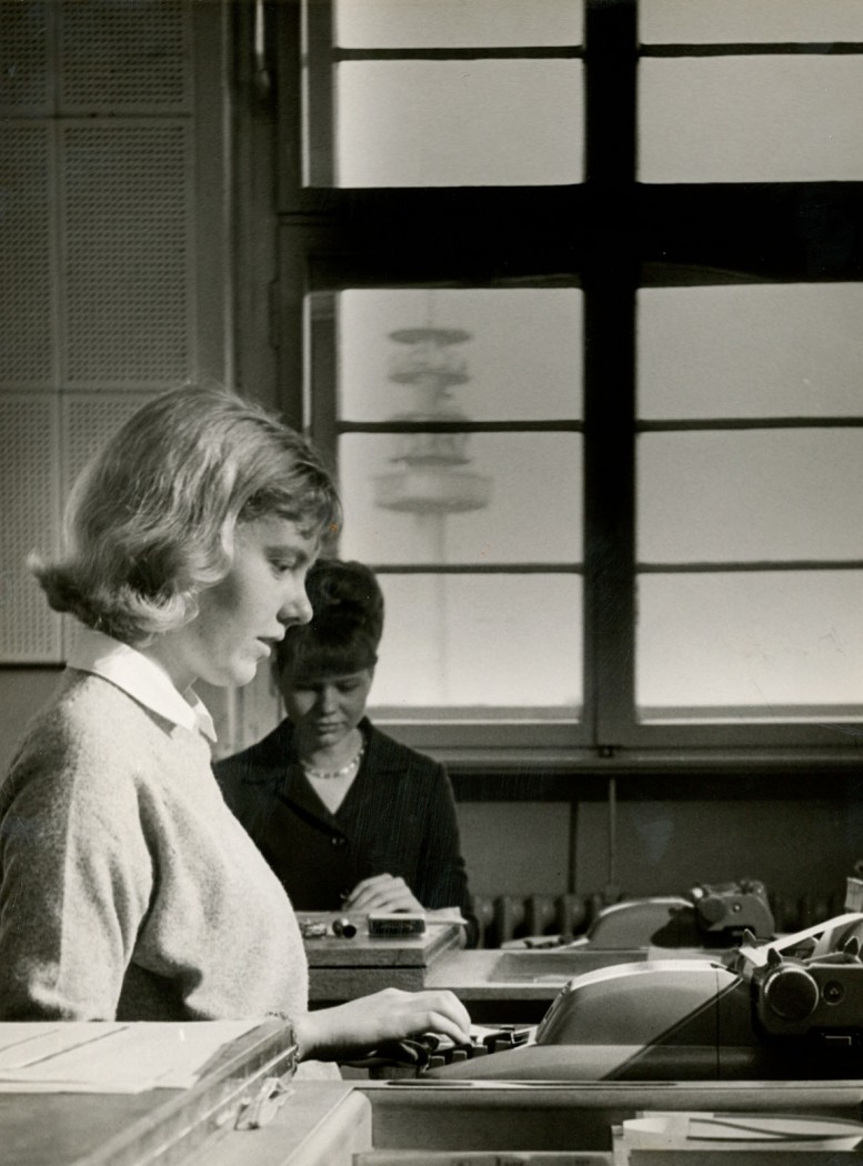 Mutti bei der Arbeit (1964)